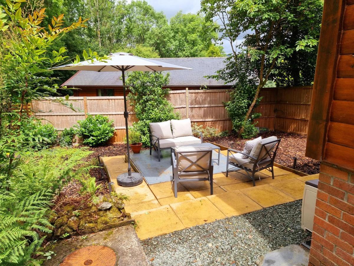 Chalet Luxury Wood With Sauna, Log Burner & Private Woodland Garden - Wnion Wood