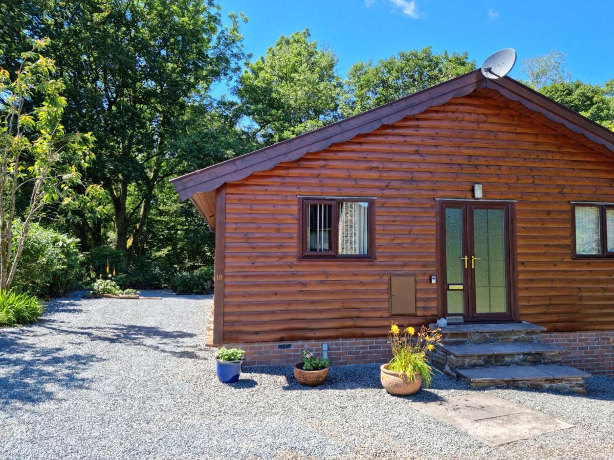Chalet Luxury Wood With Sauna, Log Burner & Private Woodland Garden - Wnion Wood Llanfachreth