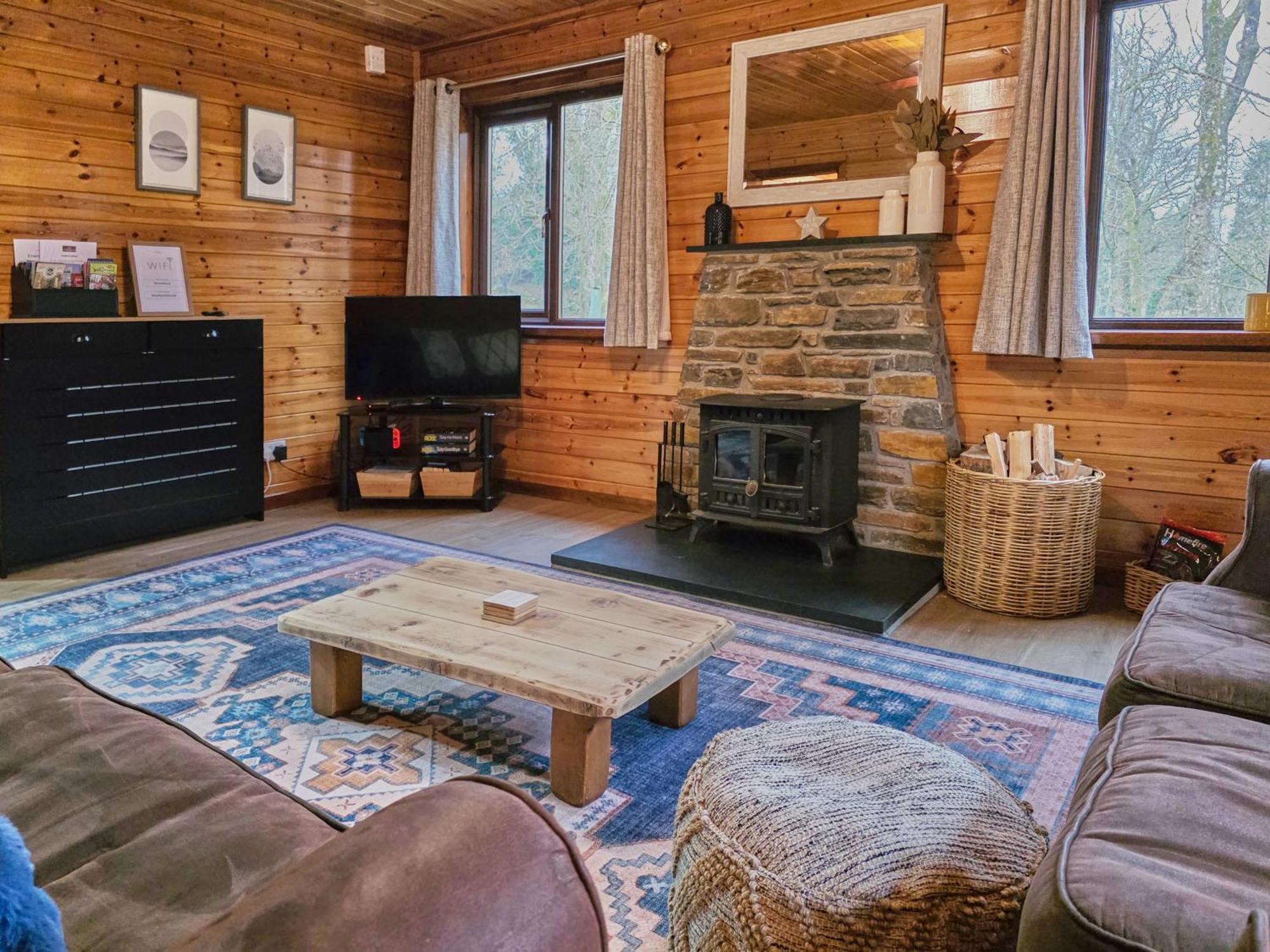 Luxury Wood With Sauna, Log Burner & Private Woodland Garden - Wnion Wood
