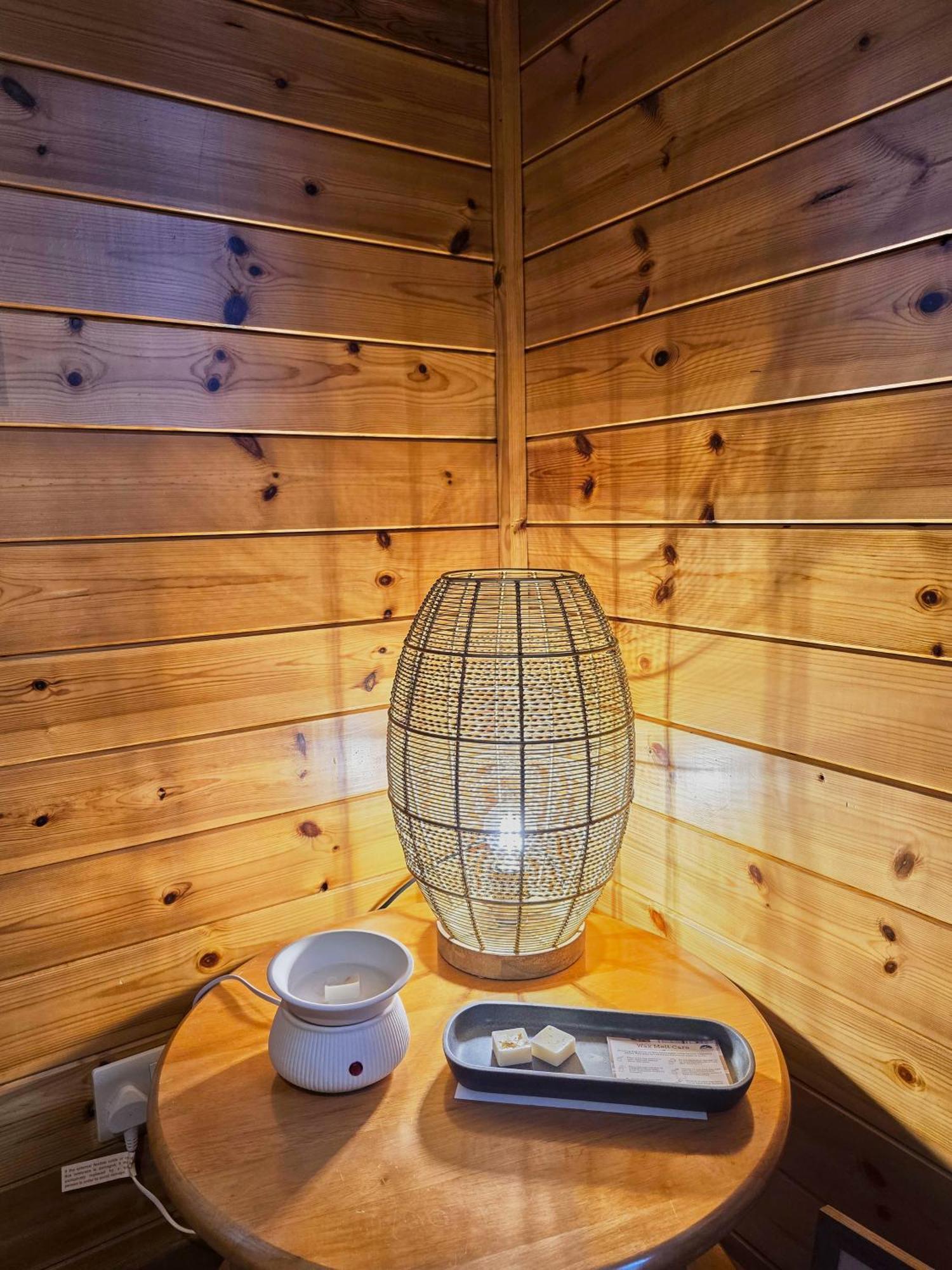 Chalet Luxury Wood With Sauna, Log Burner & Private Woodland Garden - Wnion Wood Llanfachreth